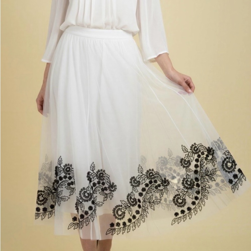 OSCAR DE LA RENTA WHITE BLACK TULLE RUNWAY SZ 10 SKIRT WAIST 32” Designer